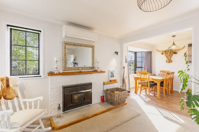 Photo of property in 11 Woburn Street, Waipukurau, 4200