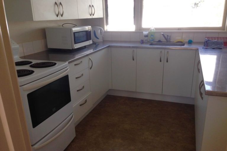 Photo of property in 1/5 Onepoto Road, Hauraki, Auckland, 0622