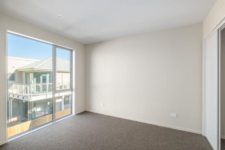 Photo of property in 2/50 Marine Parade, North New Brighton, Christchurch, 8083