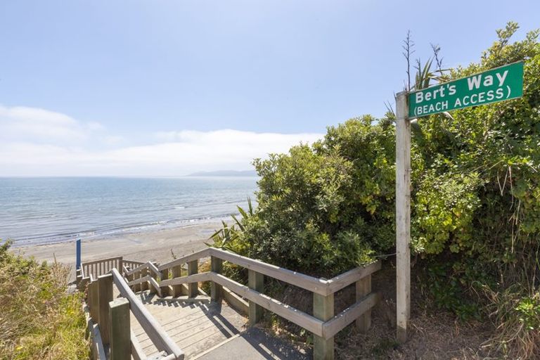 Photo of property in 10 Menin Road, Raumati South, Paraparaumu, 5032