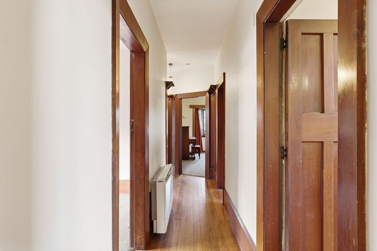 Photo of property in 48 Saint Andrews Square, Strowan, Christchurch, 8052