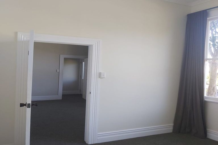 Photo of property in 2 Hinemoa Street, Birkenhead, Auckland, 0626