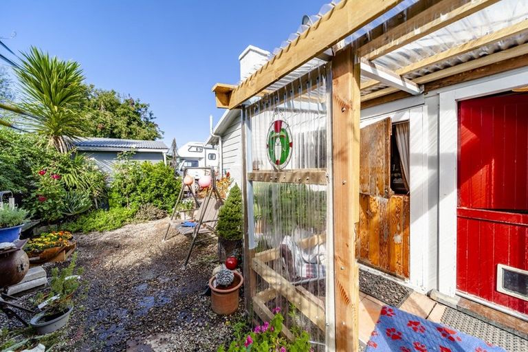 Photo of property in 8a Shanly Street, Waipawa, 4210