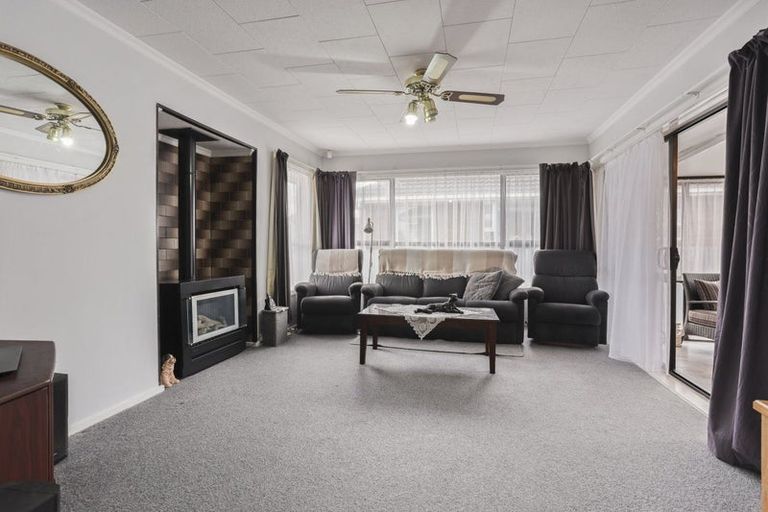 Photo of property in 237 Burwood Road, Burwood, Christchurch, 8083