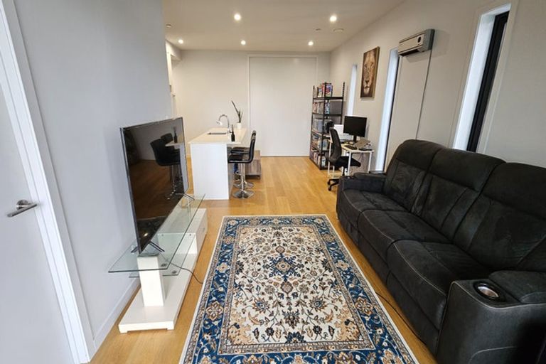 Photo of property in Frank Sargeson Apts, 204/74 Anzac Street, Takapuna, Auckland, 0622
