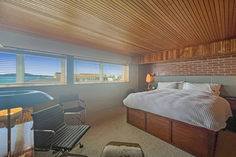 Photo of property in Seaview Apartments, 5/64 Milford Road, Milford, Auckland, 0620