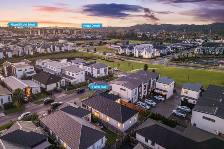 Photo of property in 3 Tarras Road, Kumeu, 0810