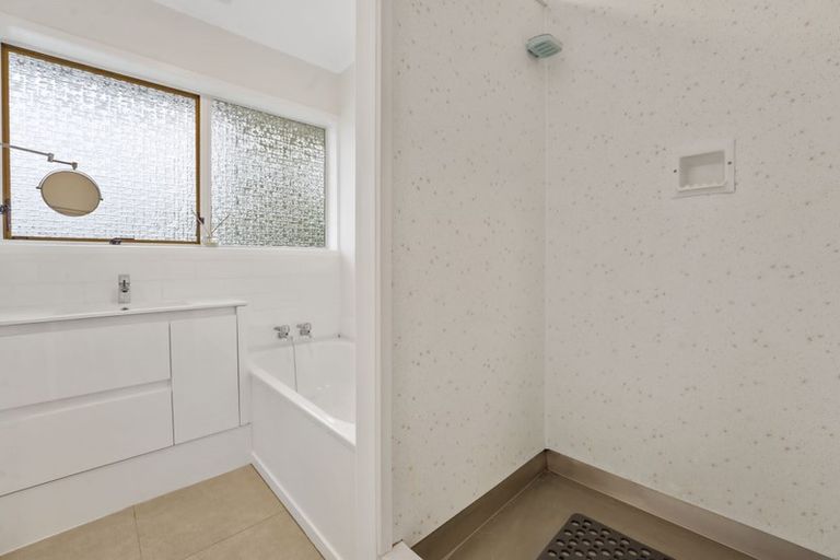 Photo of property in 1/12 Hollyhock Place, Browns Bay, Auckland, 0630