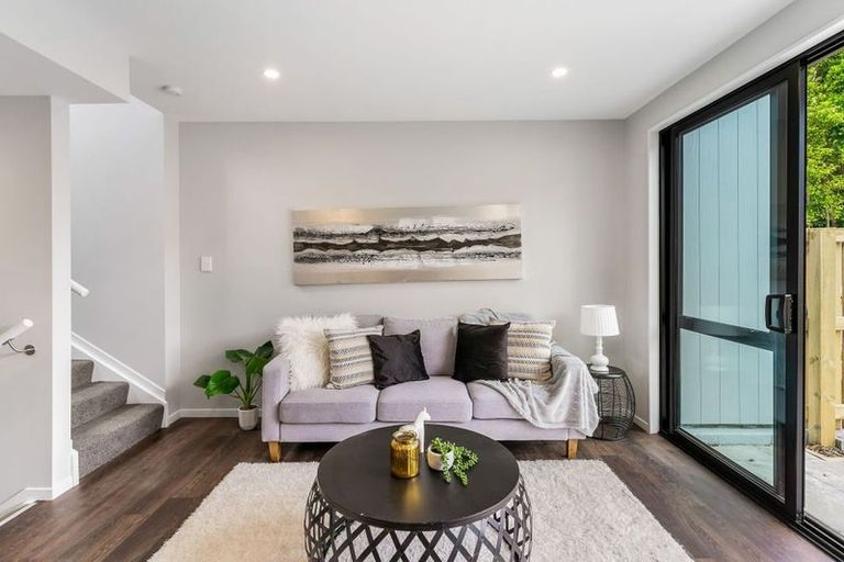 Photo of property in 36 Tokai Place, Glen Eden, Auckland, 0602