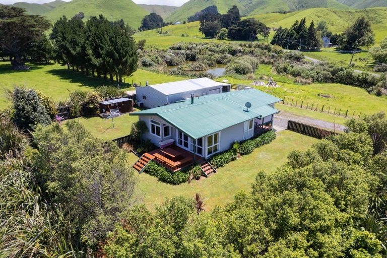 Photo of property in 321 Te Kakapo Valley Road, Dannevirke, 4978