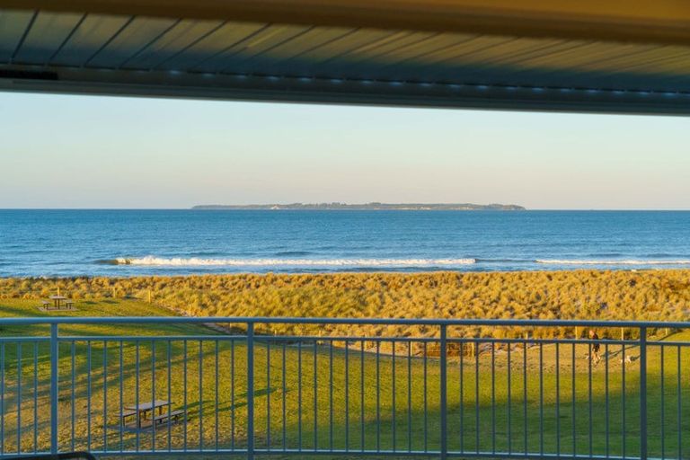Photo of property in 1011 Papamoa Beach Road, Papamoa Beach, Papamoa, 3118