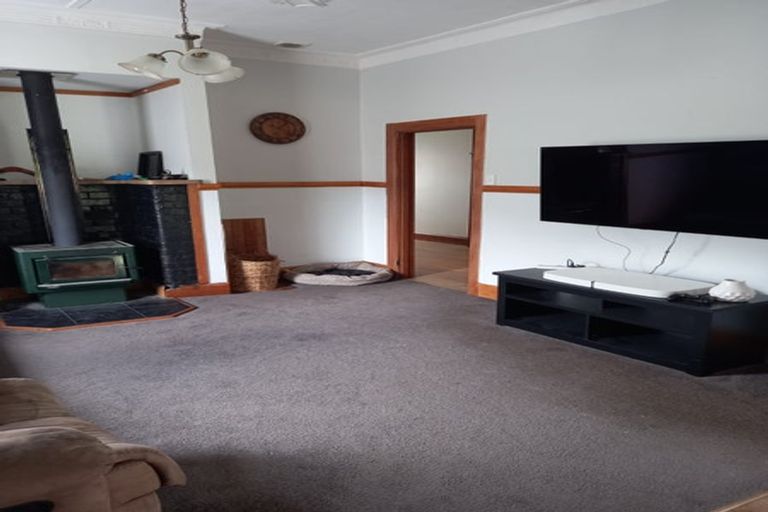 Photo of property in 42 Kingswood Street, Takaro, Palmerston North, 4412