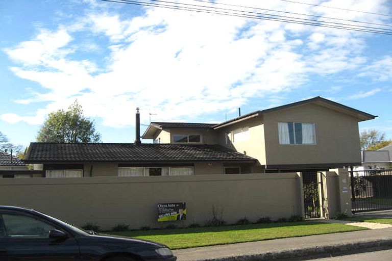 Photo of property in 2/46 Bryndwr Road, Fendalton, Christchurch, 8052