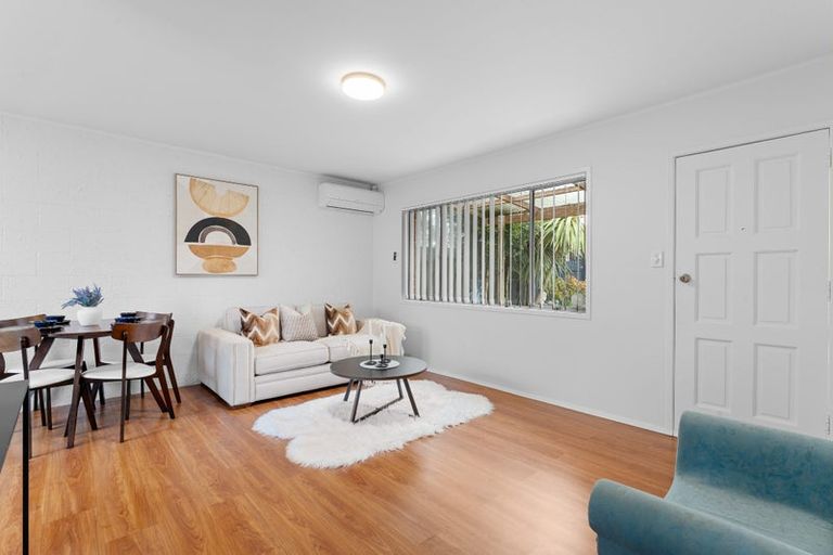 Photo of property in 4/83 Birkdale Road, Birkdale, Auckland, 0626