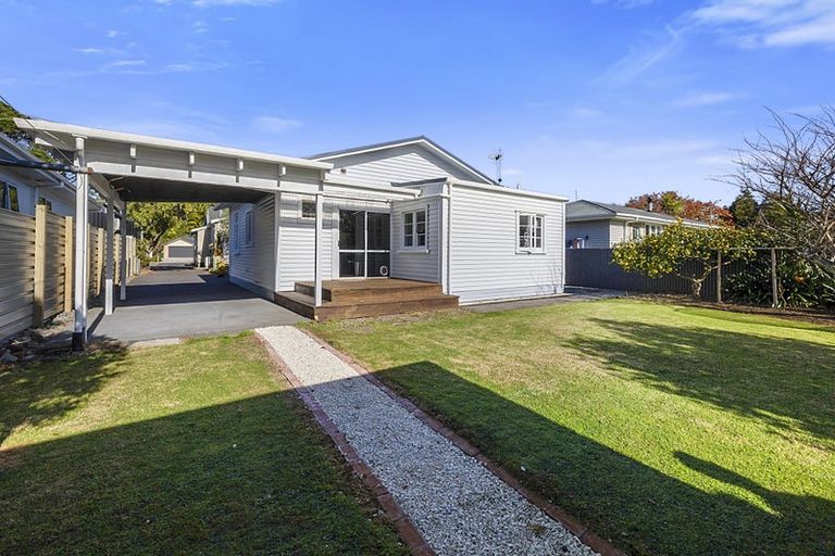 Photo of property in 15b Atiawa Street, Glen Avon, New Plymouth, 4312