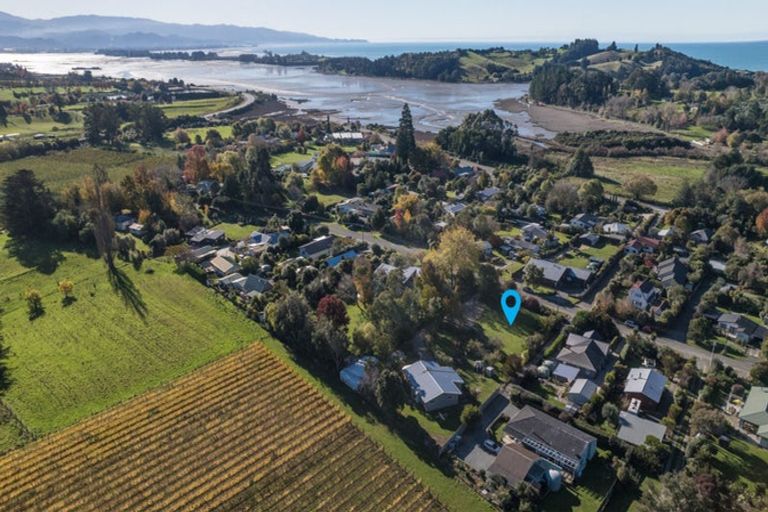 Photo of property in 1 Goddard Road, Tasman, Upper Moutere, 7173