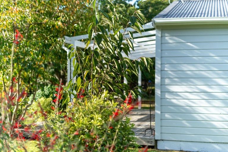 Photo of property in 120 Waihakeke Road, Waihakeke, Carterton, 5792