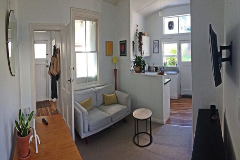 Photo of property in 69 Rolleston Street, Mount Cook, Wellington, 6021