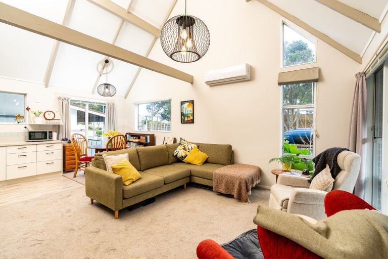 Photo of property in 50 Weka Street, Miramar, Wellington, 6022