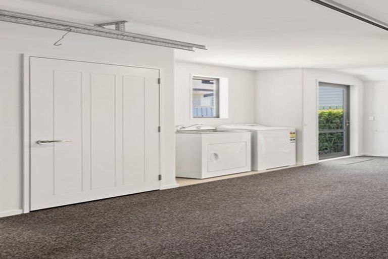 Photo of property in 72b Wilsons Road, Saint Martins, Christchurch, 8022