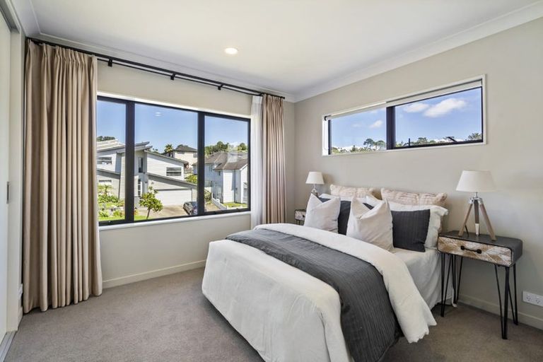 Photo of property in 17 Oak Bark Drive, Schnapper Rock, Auckland, 0632