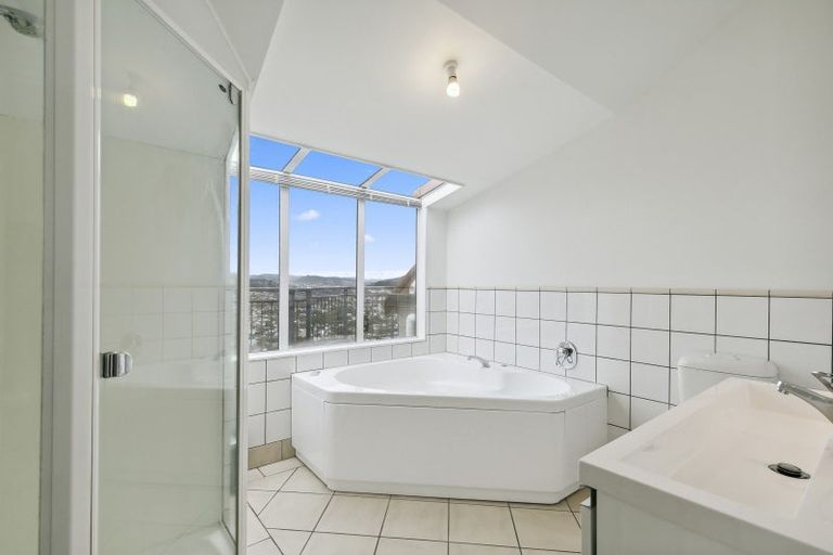 Photo of property in 29 Satara Crescent, Khandallah, Wellington, 6035