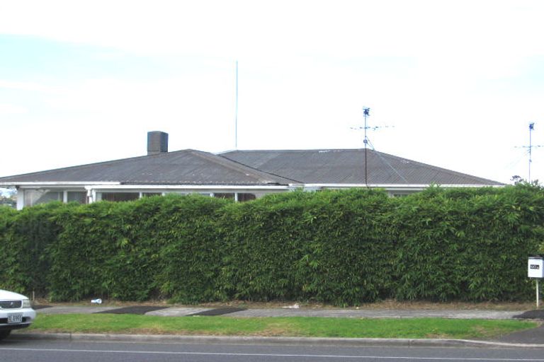 Photo of property in 40 Forest Hill Road, Henderson, Auckland, 0612