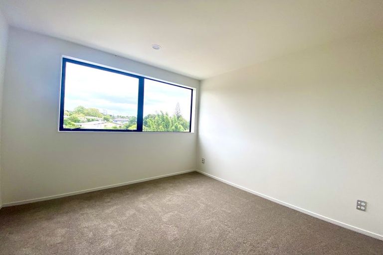 Photo of property in 7/20 Peach Road, Glenfield, Auckland, 0629