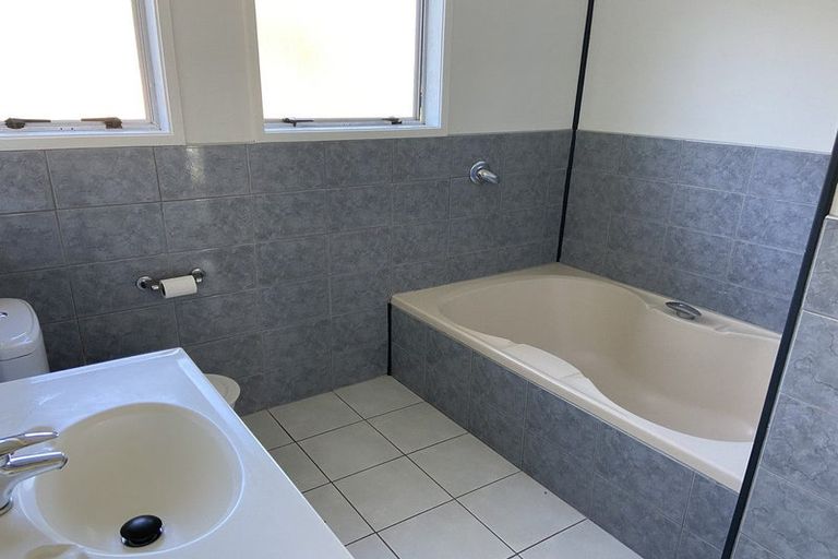 Photo of property in 10 Kellett Road, Ranui, Auckland, 0612