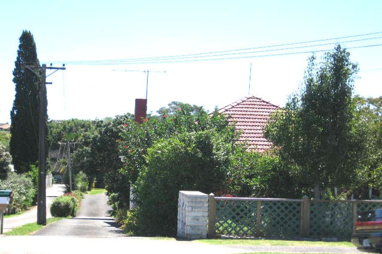 Photo of property in 3/45 Shakespeare Road, Milford, Auckland, 0620