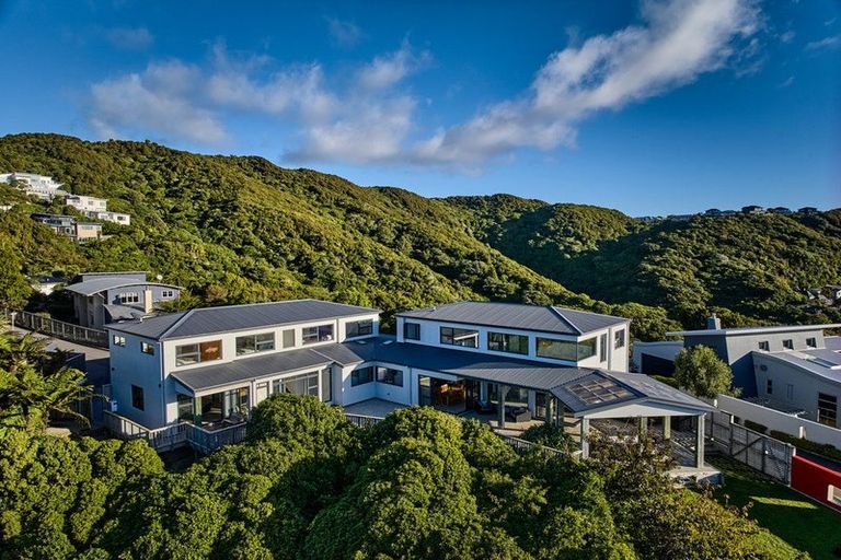 Photo of property in 4 Caughley Grove, Karori, Wellington, 6012