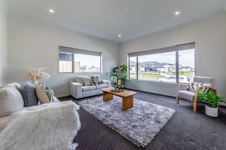 Photo of property in 35 Ruru Street, Cambridge, 3434