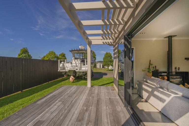 Photo of property in 14 Leeward Drive, Whitianga, 3510