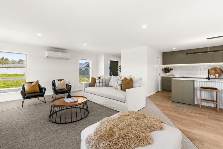 Photo of property in 23 George Yee Place, Taradale, 4112