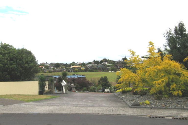 Photo of property in 17 Belvedere Court, West Harbour, Auckland, 0618