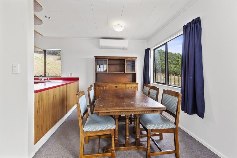 Photo of property in 17 Cathie Place, Karori, Wellington, 6012