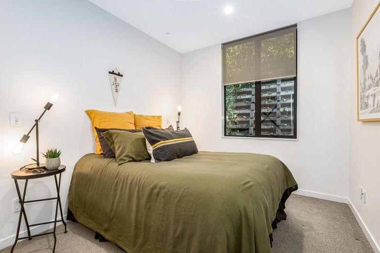 Photo of property in 1/18 Oriental Terrace, Oriental Bay, Wellington, 6011