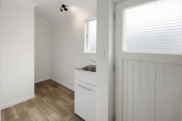 Photo of property in 86 Grey Street, Cambridge, 3434