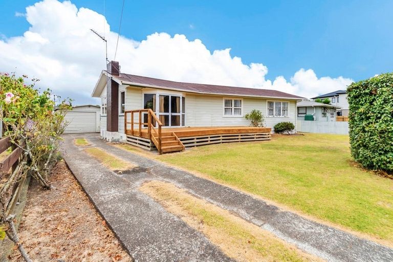 Photo of property in 3 Mountbatten Place, Papakura, 2110
