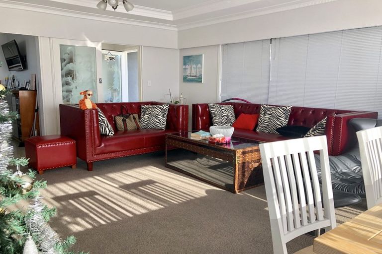 Photo of property in 44 Bleakhouse Road, Howick, Auckland, 2014
