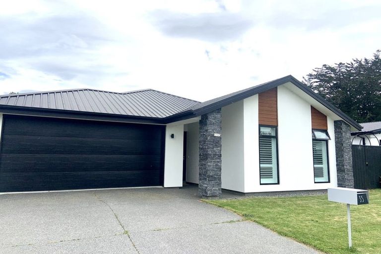 Photo of property in 35 Robert Duncan Road, Belfast, Christchurch, 8051
