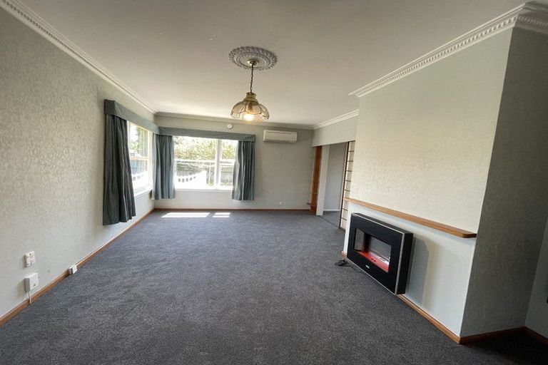 Photo of property in 42 Greendale Avenue, Avonhead, Christchurch, 8042