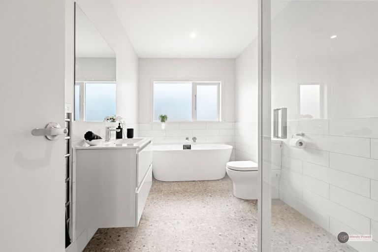 Photo of property in 39a Riddlers Crescent, Petone, Lower Hutt, 5012