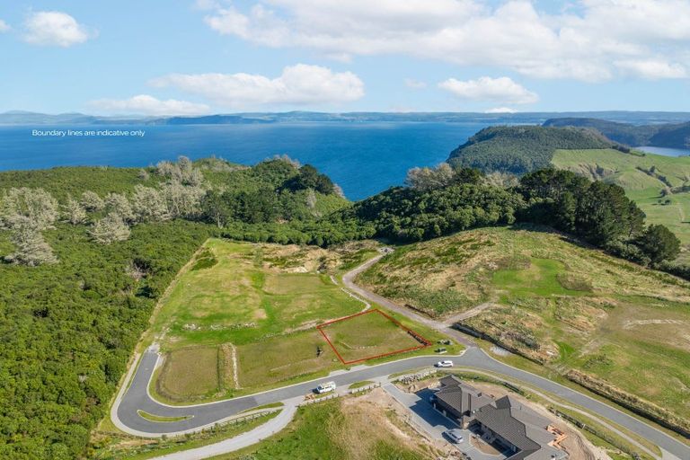 Photo of property in 2 Glendas Way, Acacia Bay, 3385