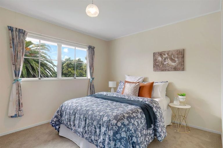 Photo of property in 27 Hicks Close, Whitby, Porirua, 5024