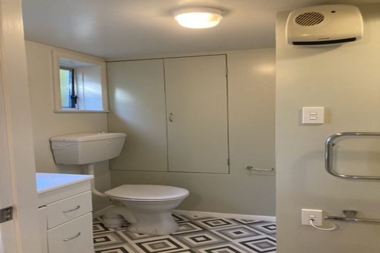 Photo of property in 63 Severn Street, Island Bay, Wellington, 6023