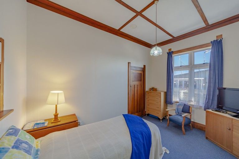 Photo of property in 18 Francis Drake Street, Waipukurau, 4200