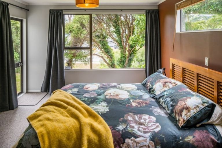 Photo of property in 31 Observatory Close, Whitby, Porirua, 5024