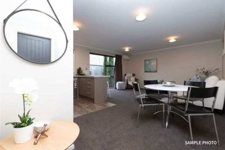 Photo of property in 108u4 Old Farm Road, Hamilton East, Hamilton, 3216