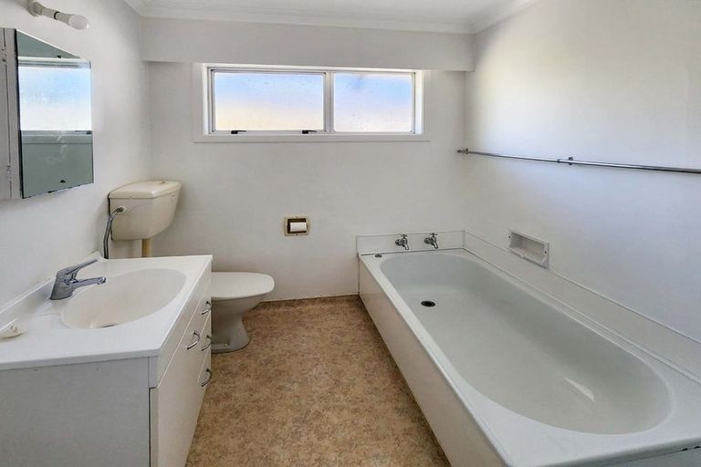 Photo of property in 244a Waiwhetu Road, Waterloo, Lower Hutt, 5011